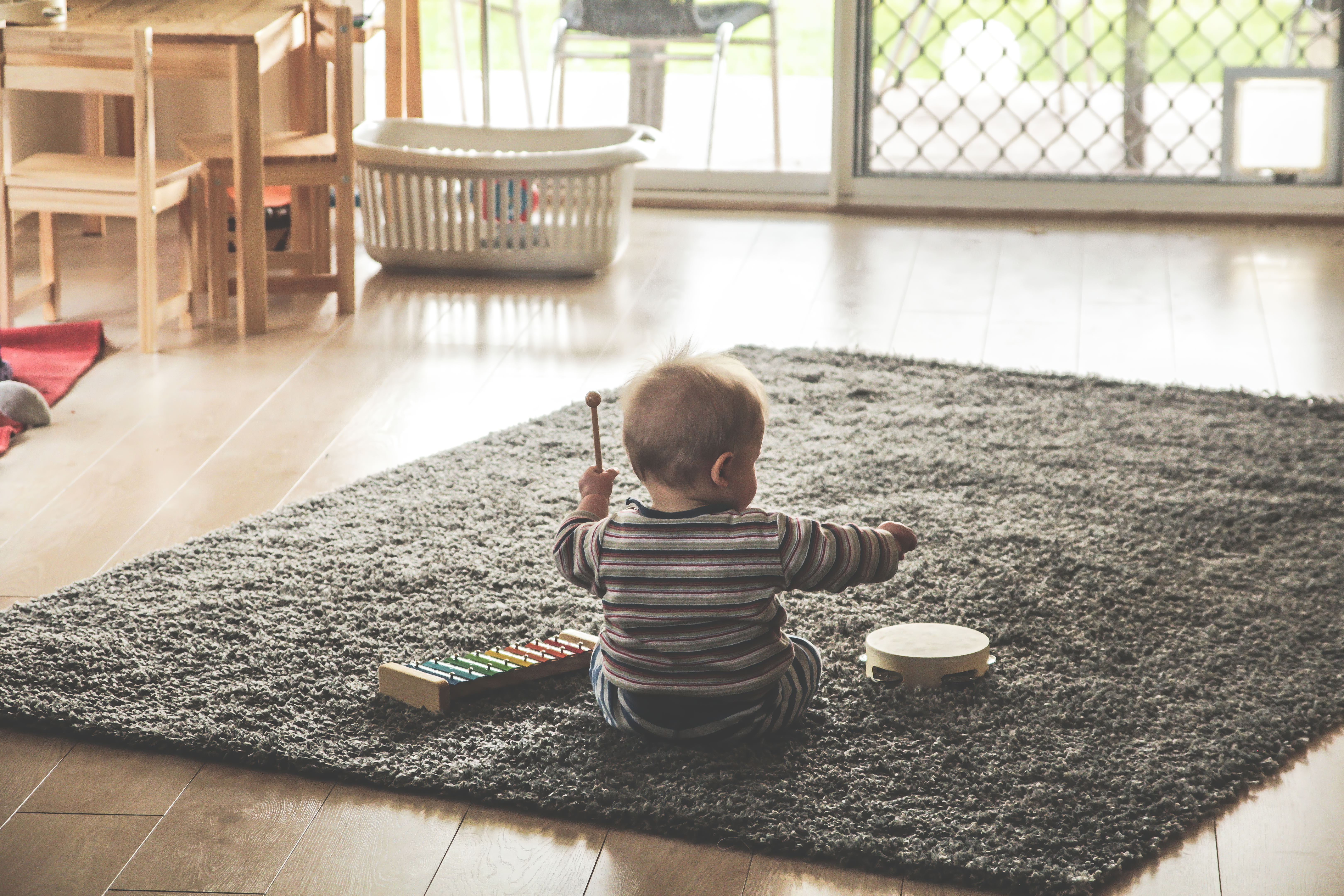La alfombra infantil nos permite crear en la habitación un área de juego acogedora.