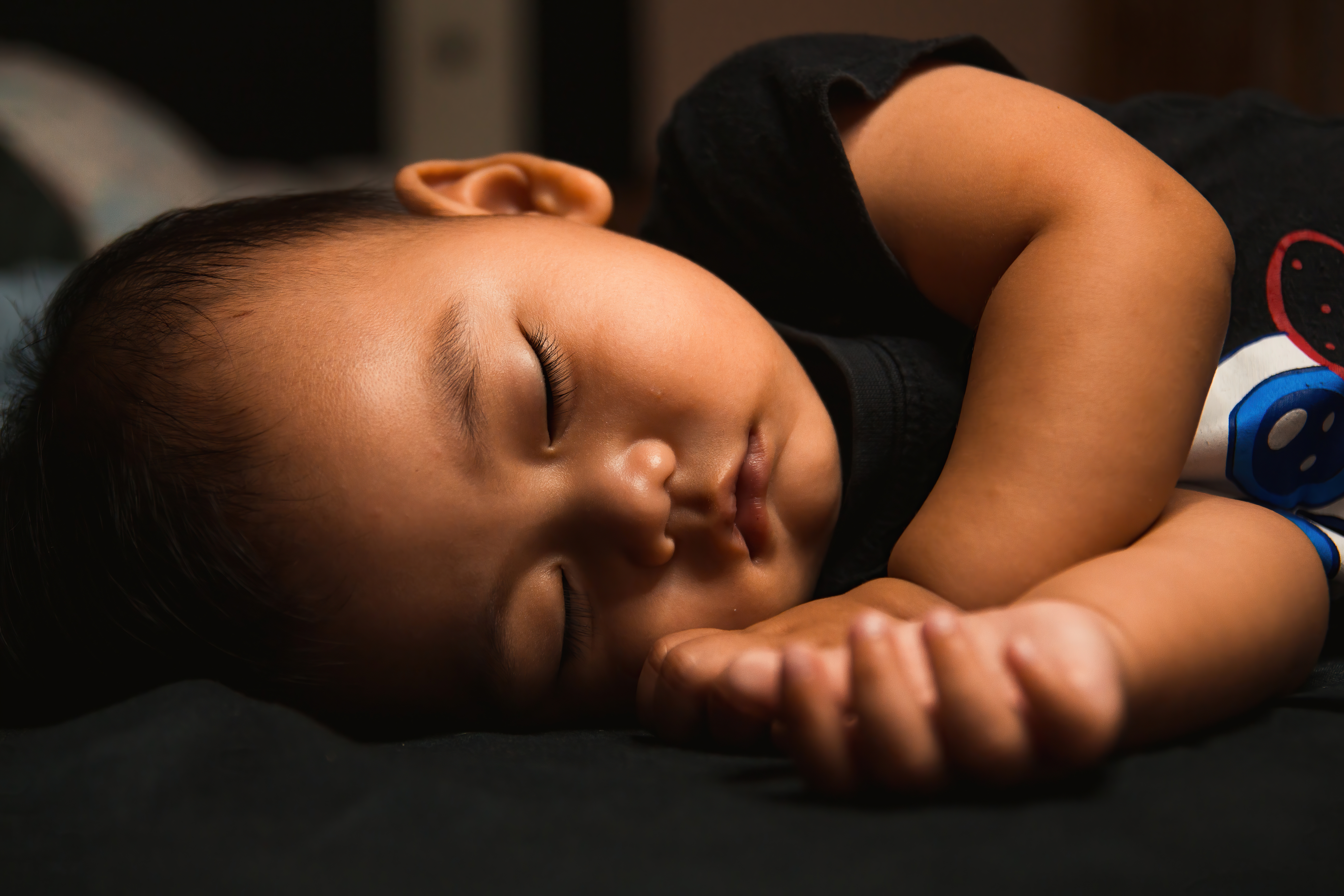 La duración del sueño infantil varía según la edad del niño.